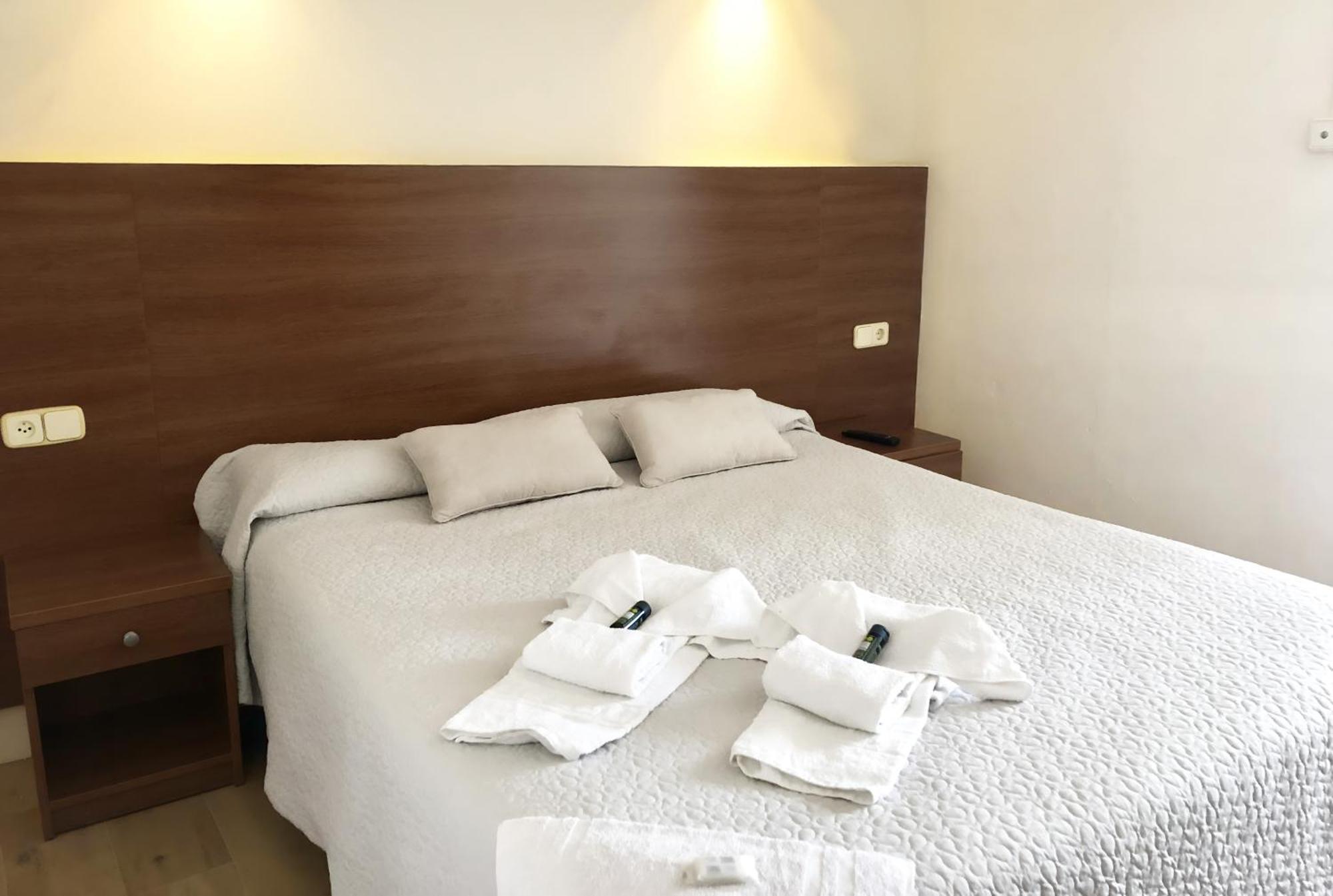 Hotel Medium Montecarlo Palafrugell Bilik gambar